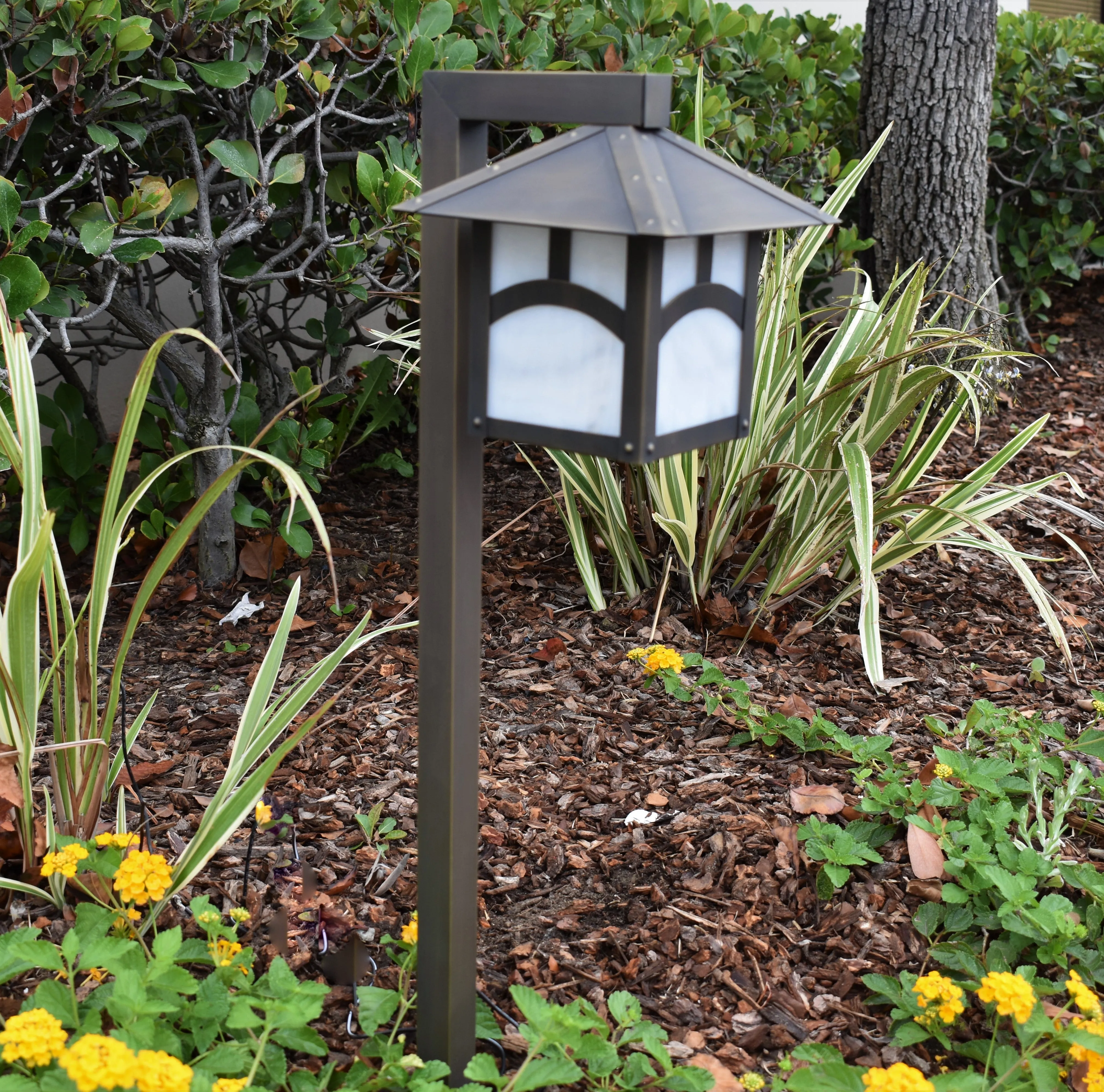 AmiArtisan Solid Brass Craftsman Lantern Pathway Light