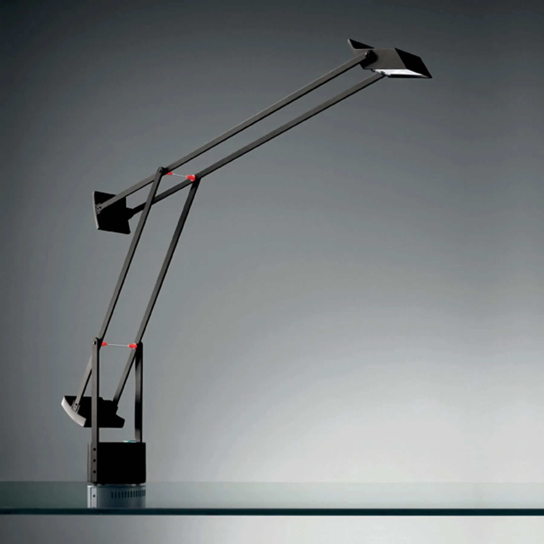 Artemide Tizio Table Lamp