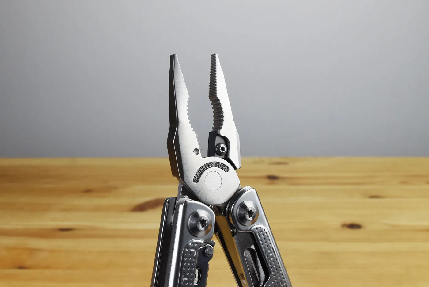 Bibury Plier Multitool Pro V2 (21-in-1)