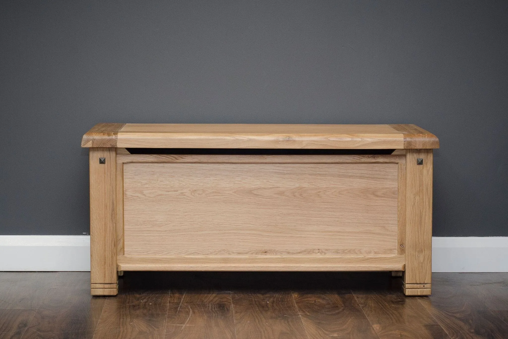 Donny Oak Blanket Box