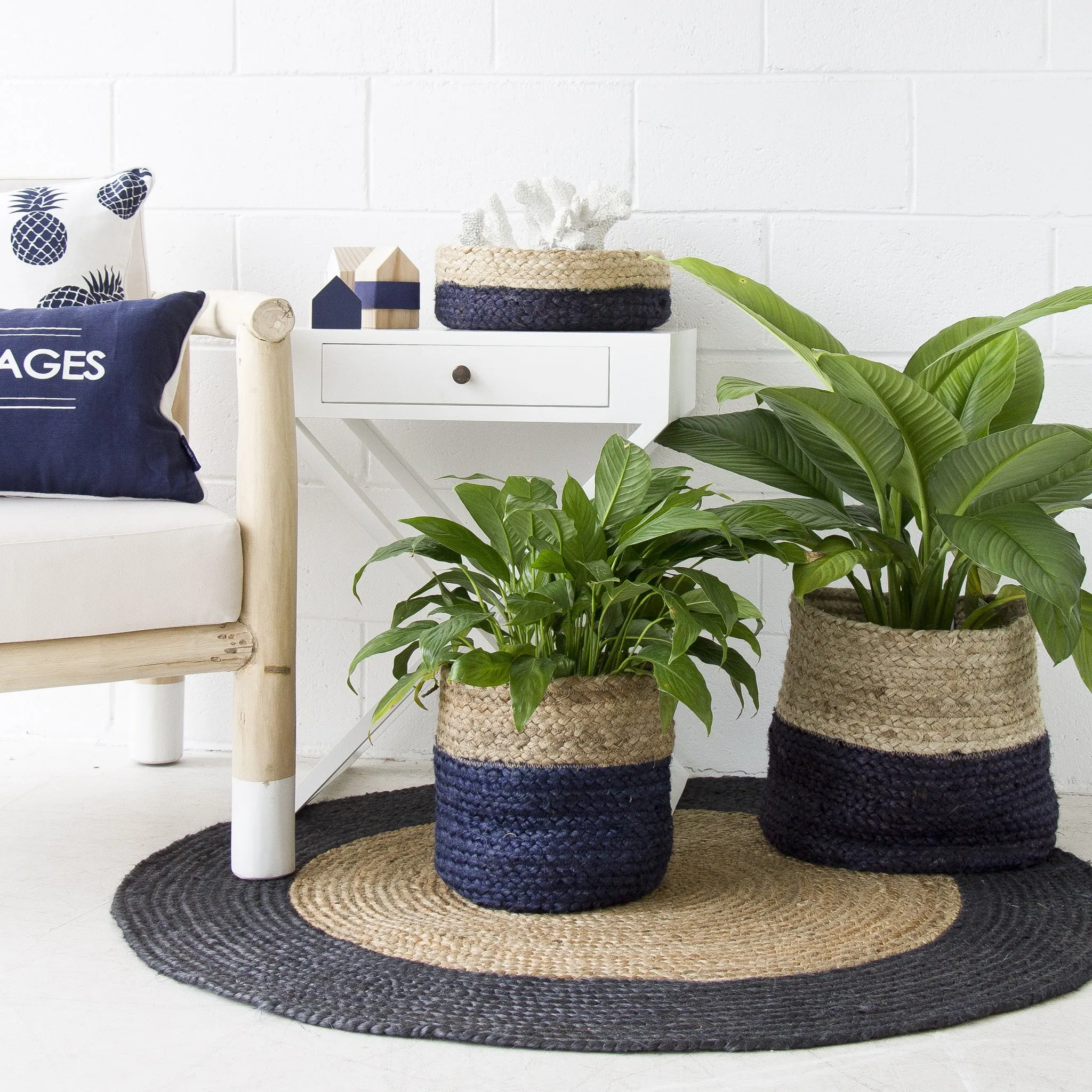 NAVY / NATURAL JUTE RUG