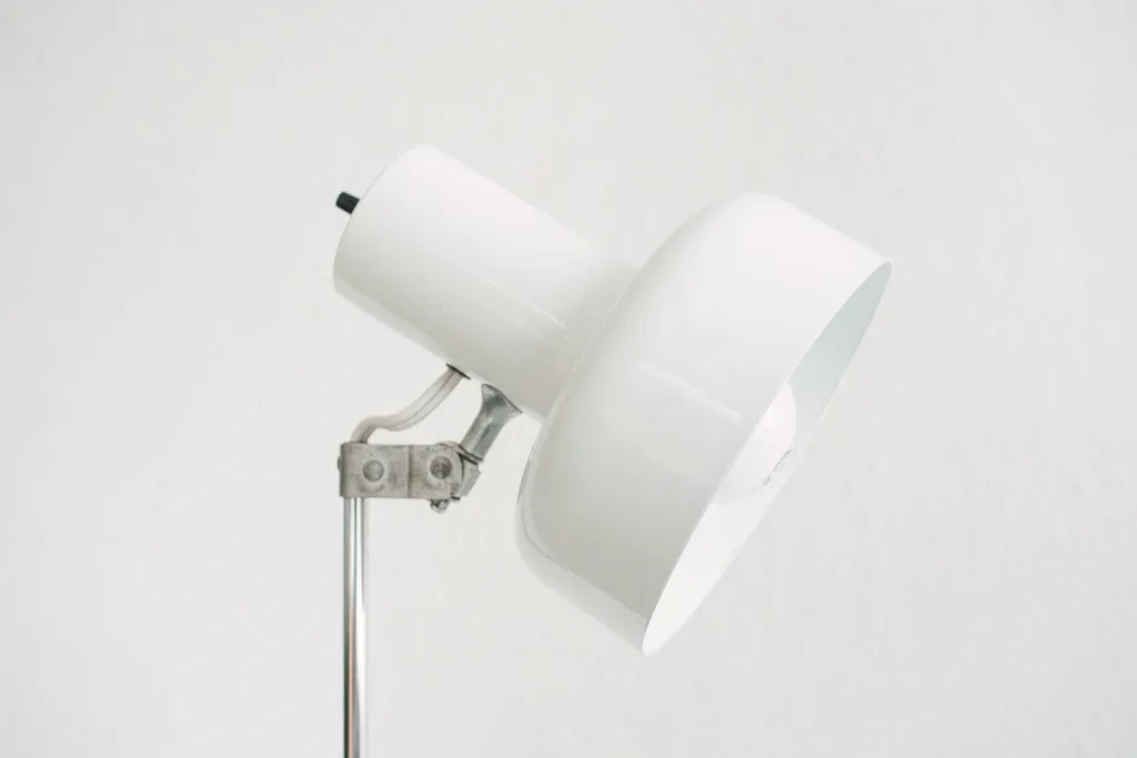 Tripod Floor Light